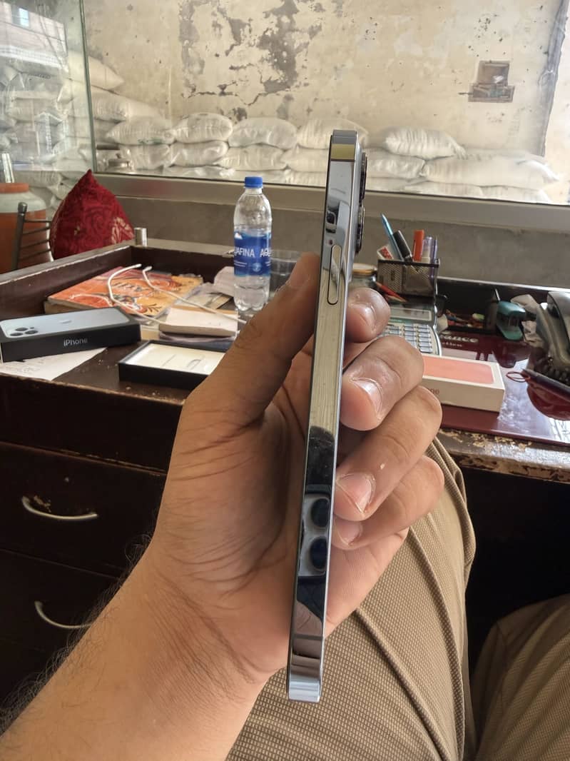 Apple iPhone 13 Pro Max 6