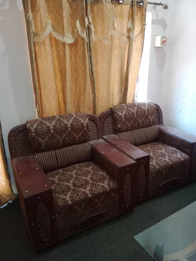 5 seater sofa set with table used but look like new