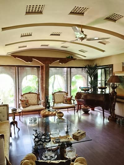 32 Marla Three Side Open Beautiful Villas With Basement In Main Cantt