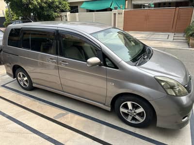Toyota ISIS 2006