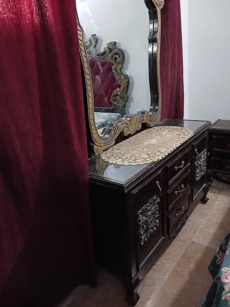 dressing table 3