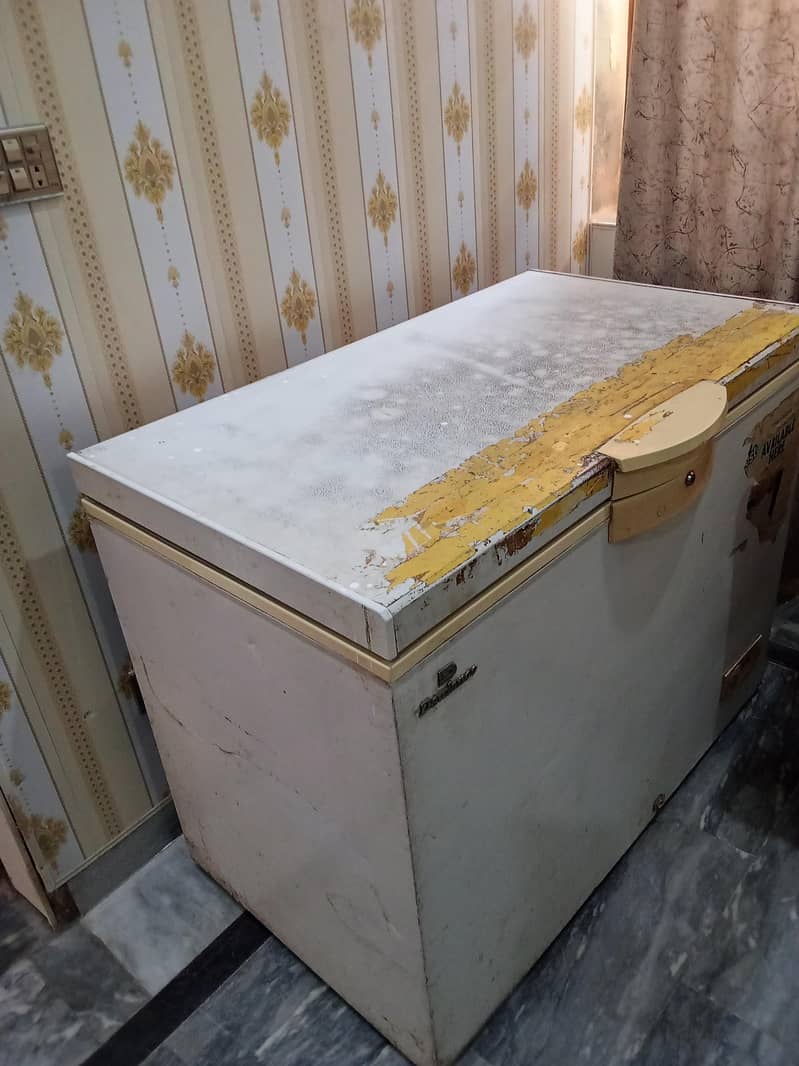 Freezer Good Condition 1
