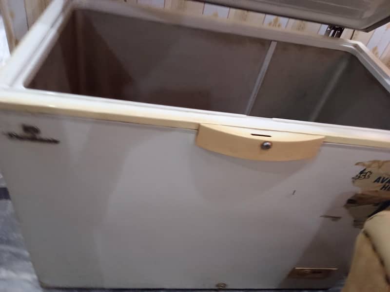 Freezer Good Condition 2
