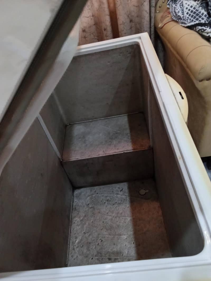 Freezer Good Condition 3