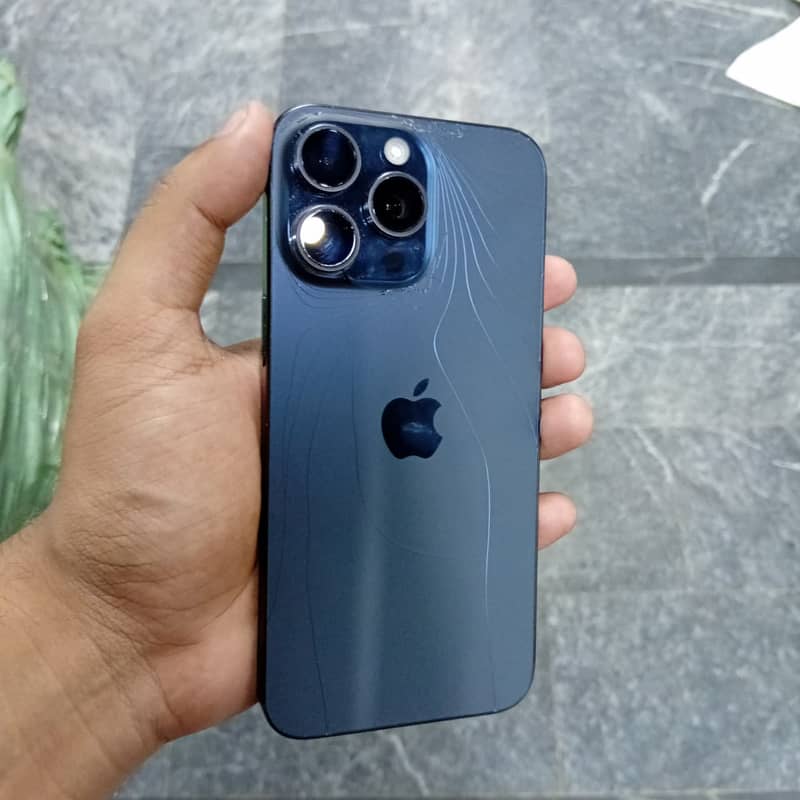 Apple iPhone 15 Pro Max 1