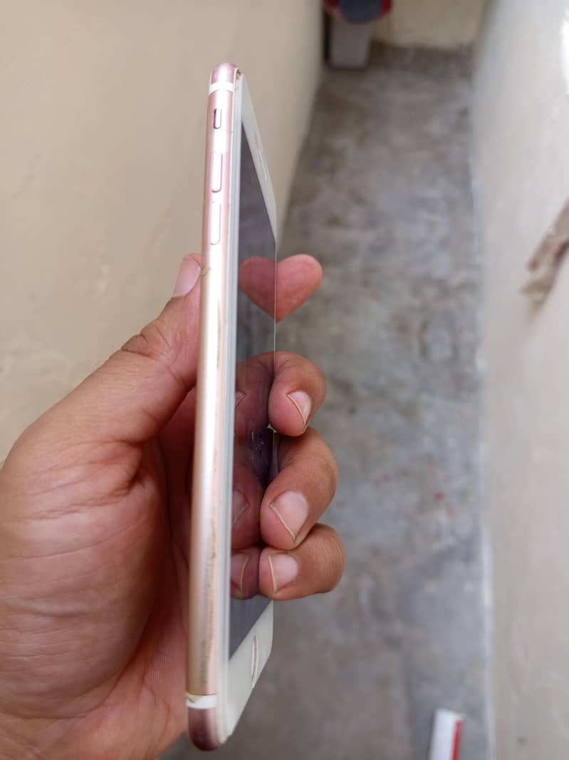 Apple iPhone 7 Plus 4