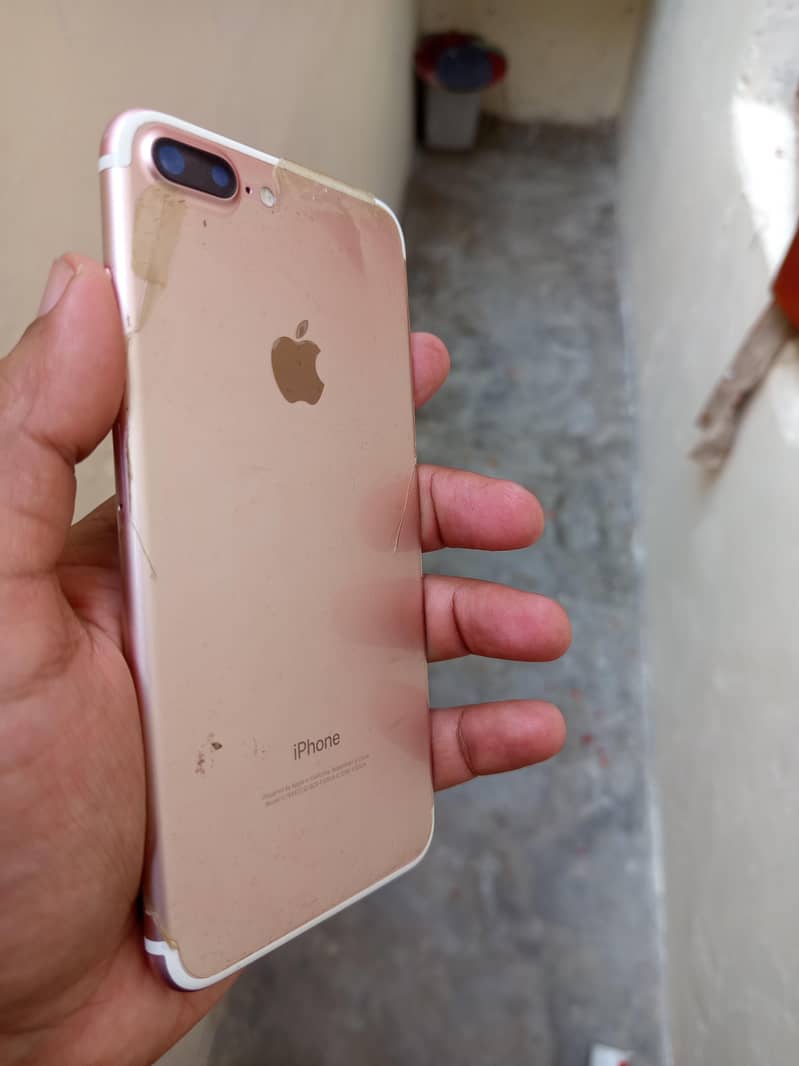 Apple iPhone 7 Plus 6