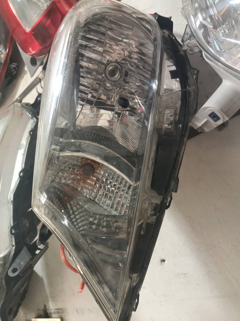 vitz 2012model headlights 0