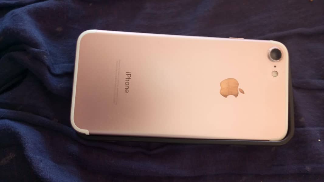 Apple iPhone 7 0