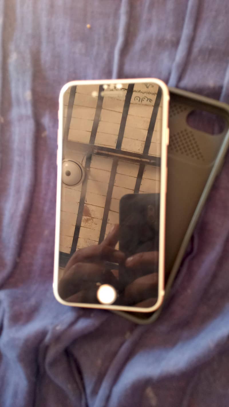 Apple iPhone 7 2