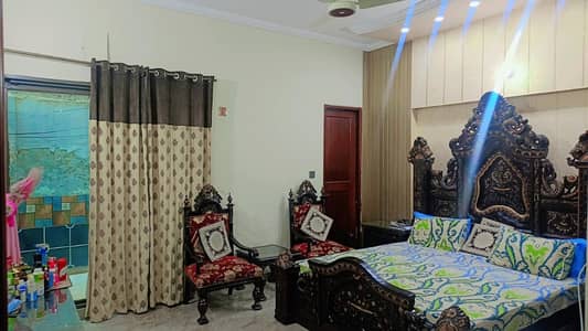 8 Marla Triple Story House For Sale, 6 Bedroom