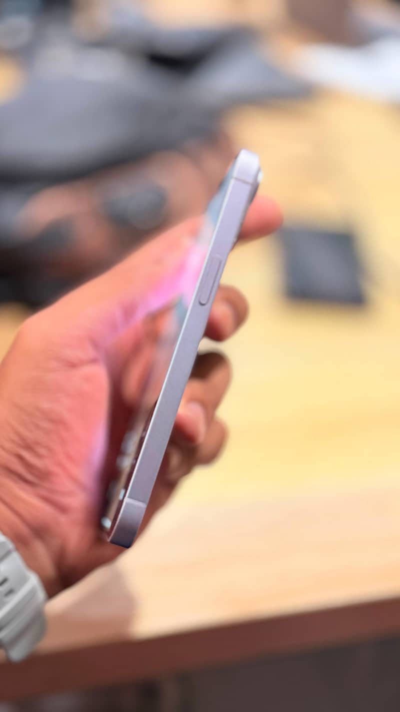 Apple iPhone 14 2