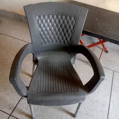 plastic chairs & table