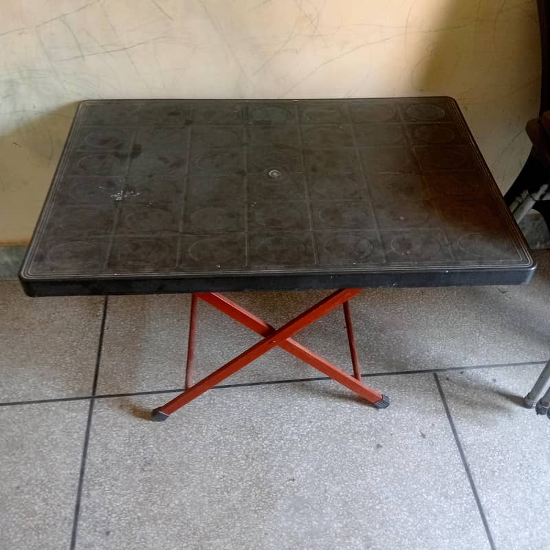 plastic chairs & table 2
