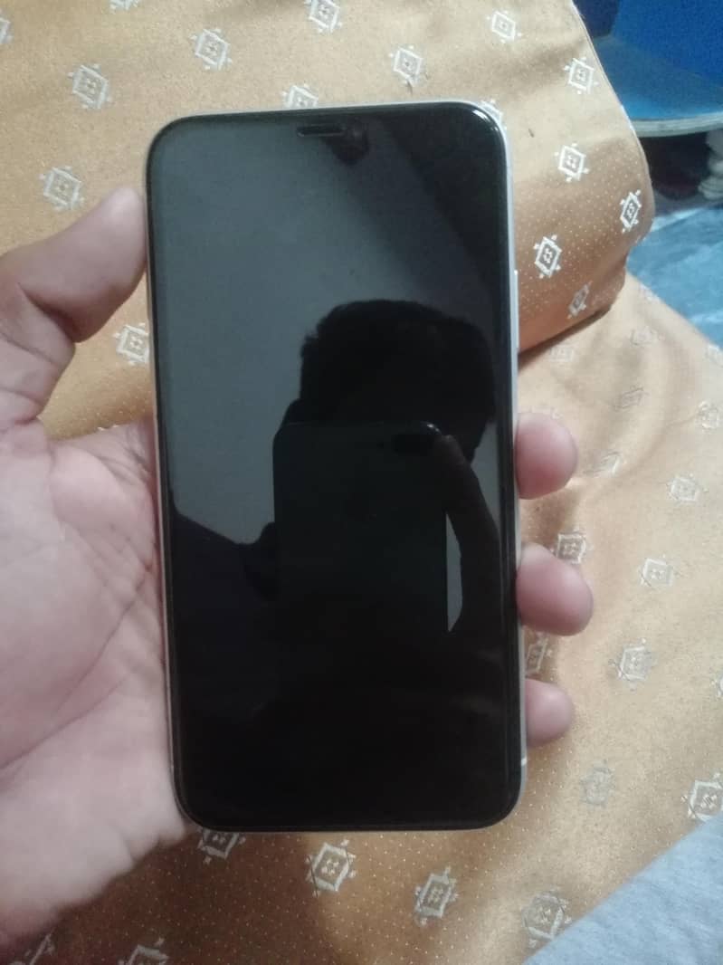 Apple iPhone 11 3