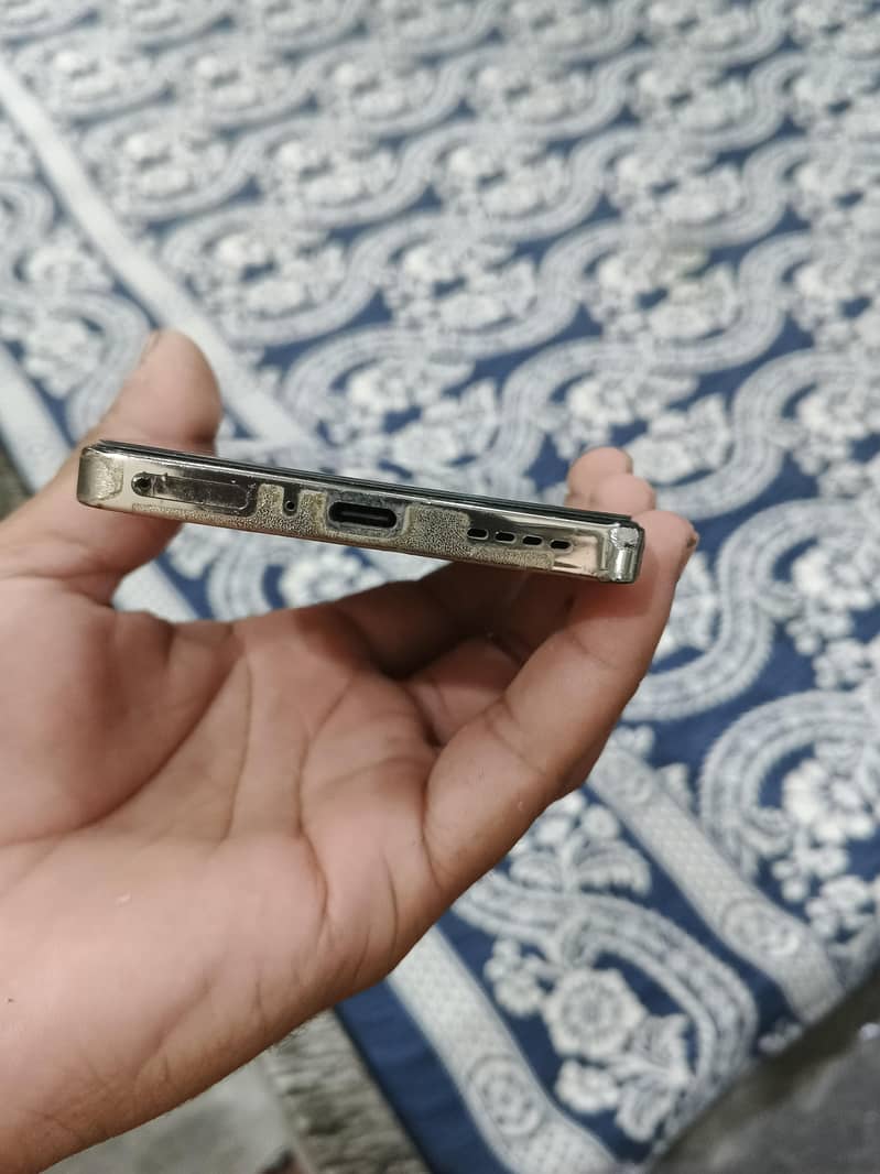 Infinix Note 40 4