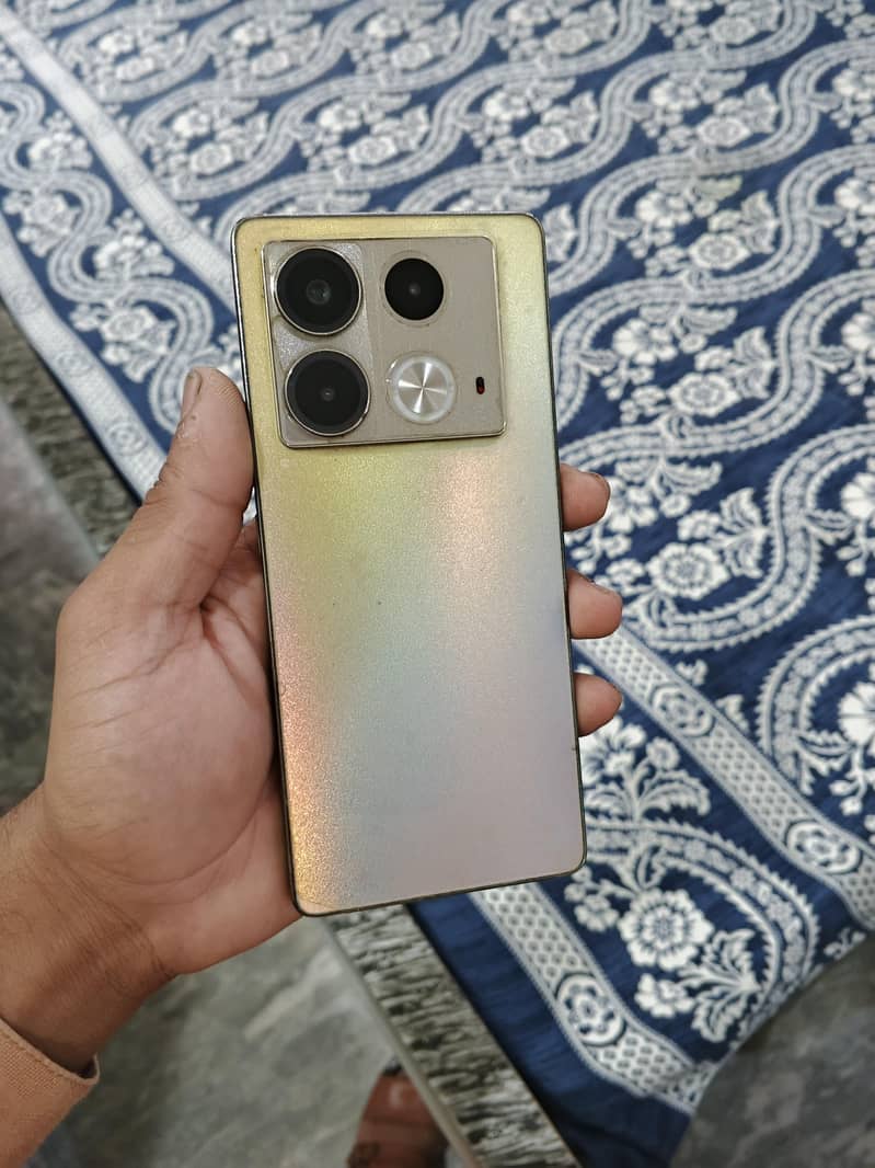 Infinix Note 40 5