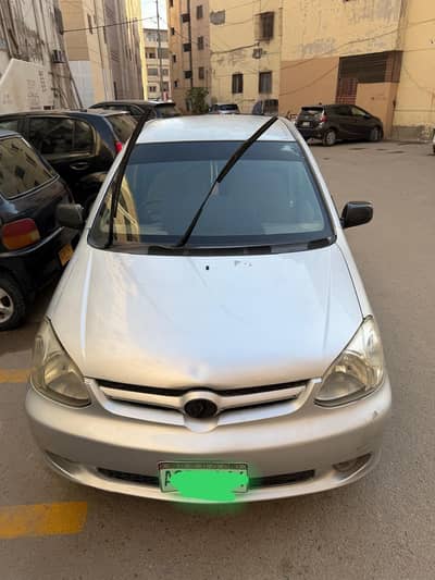 Toyota Platz 2004