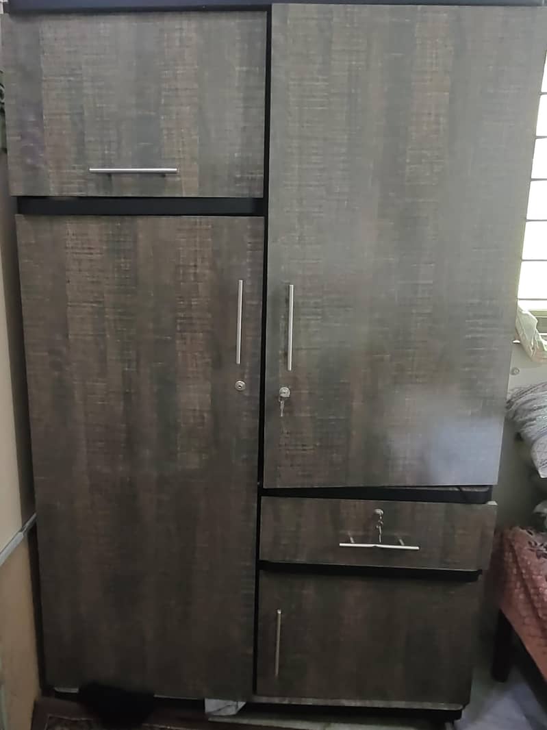 2 door wardrobe 0