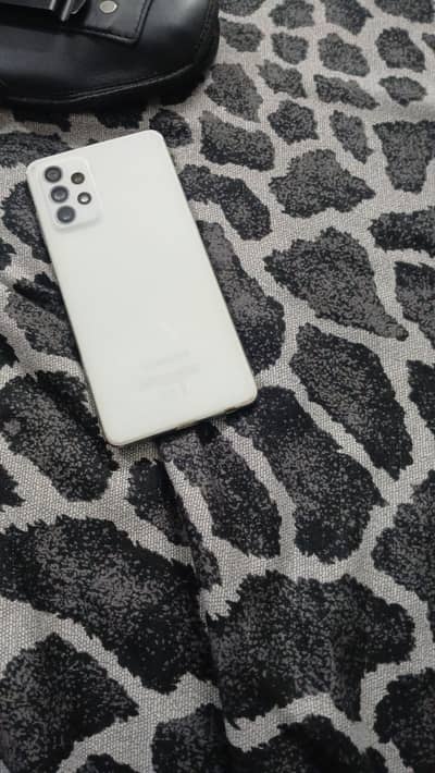 Samsung Mobile A72