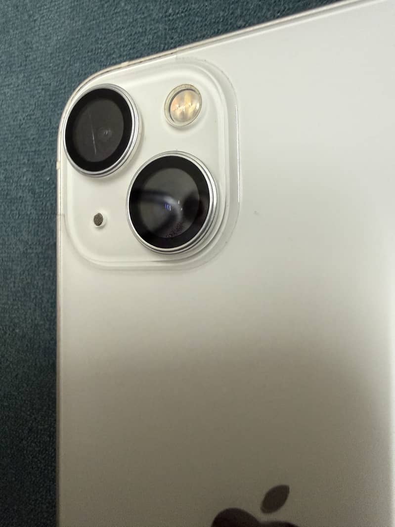 Apple iPhone 13 2