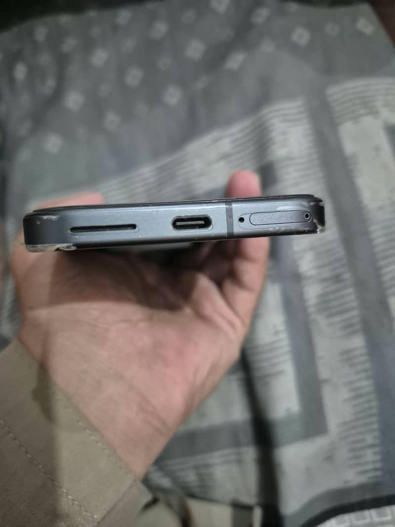Google Pixel 9 5