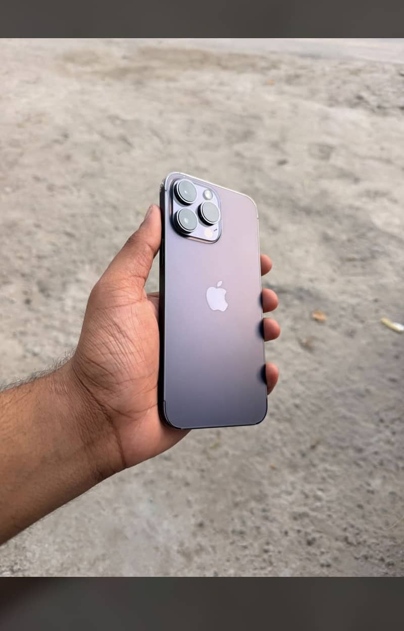 Apple iPhone 14 Pro Max 1