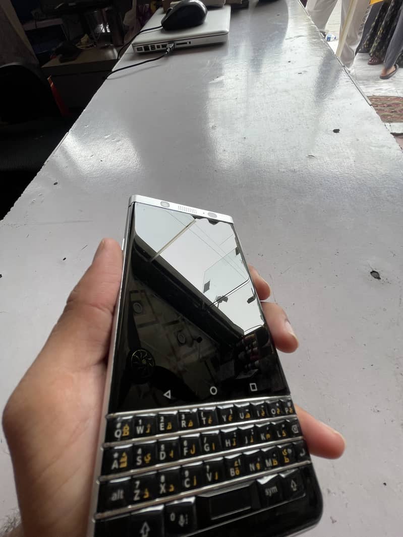 BlackBerry KEYone 5