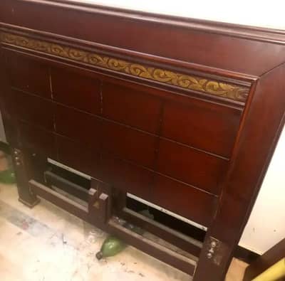 02 single beds and 01 double bed