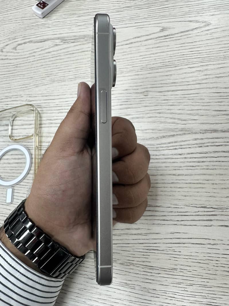 Apple iPhone 15 Pro Max 5