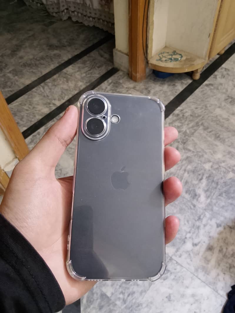 Apple iPhone 16 0