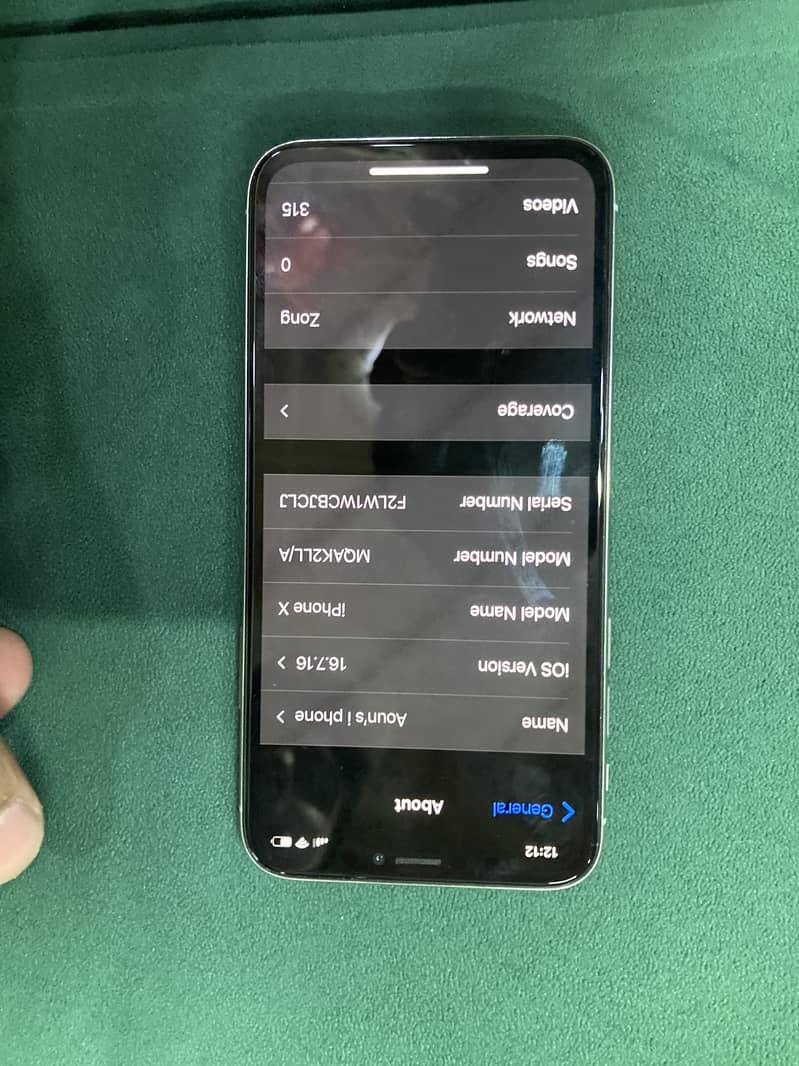 Apple iPhone X 4
