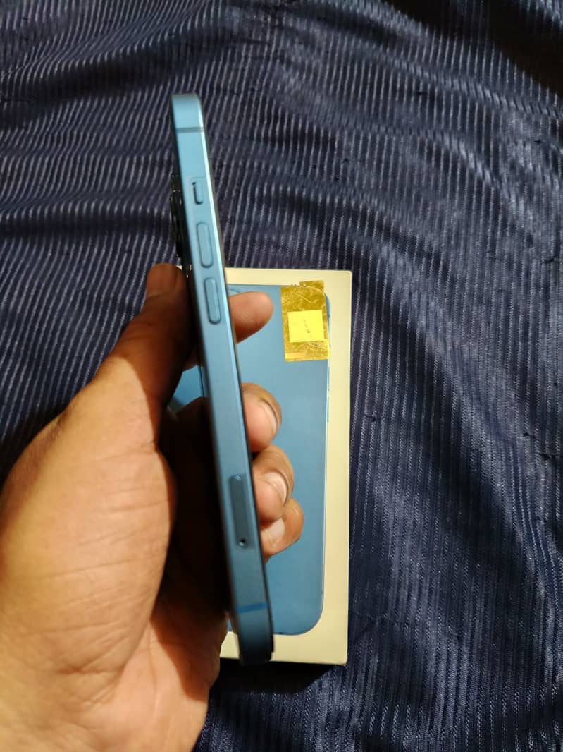 Apple iPhone 13 1