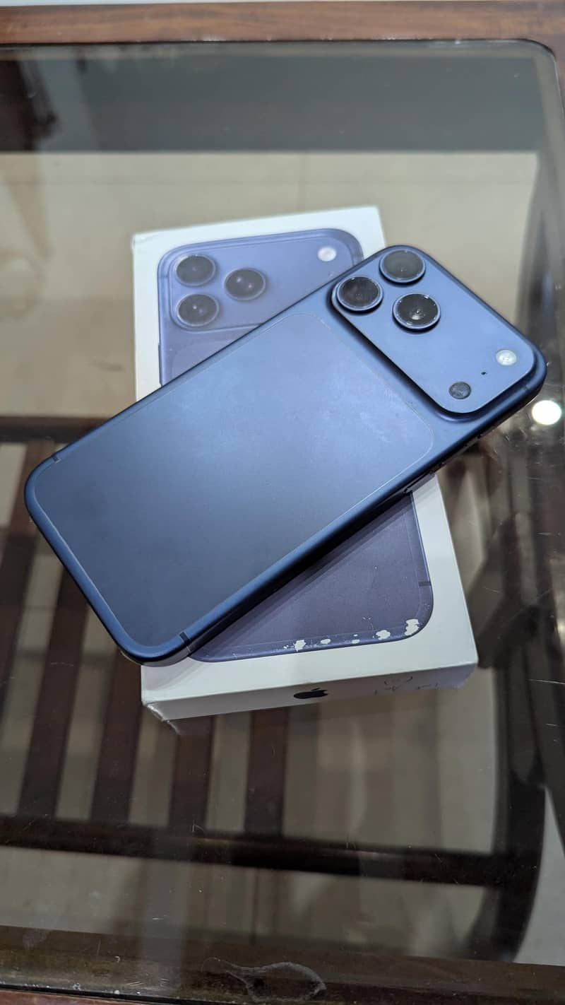 Apple iPhone 17 Pro Max 1