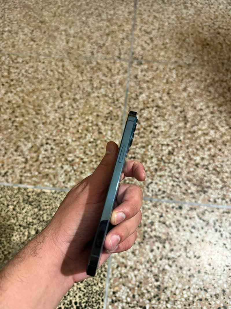 Apple iPhone 12 Pro Max 2