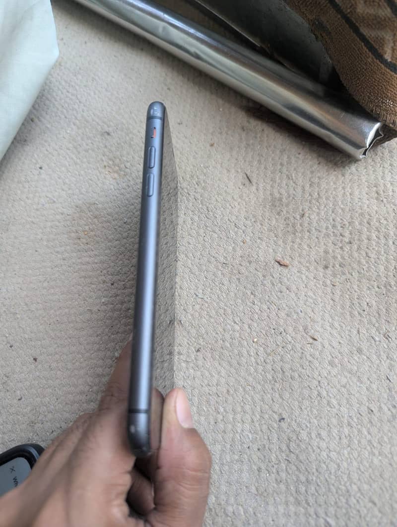 Apple iPhone 11 3