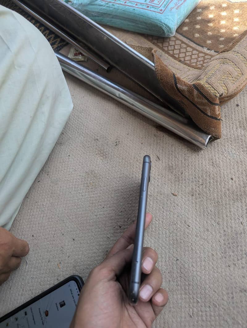 Apple iPhone 11 5