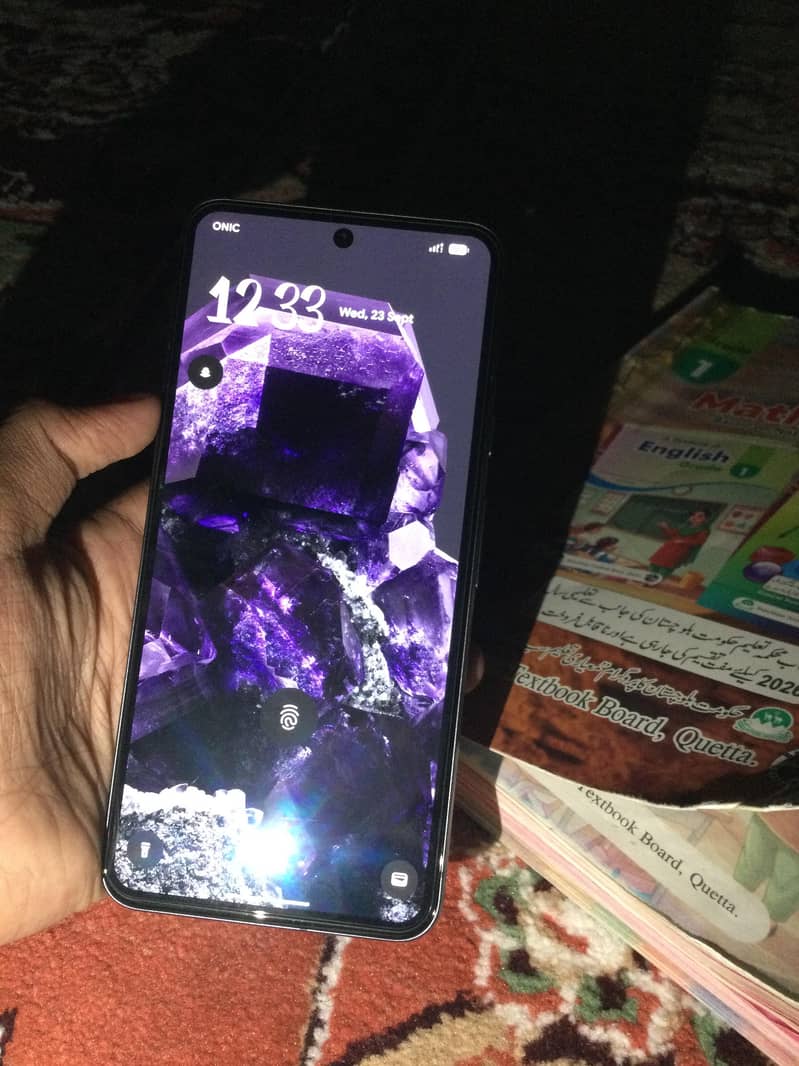 Google Pixel 8 4