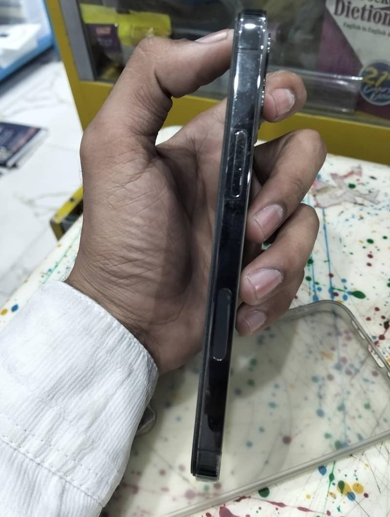 Apple iPhone 12 Pro 3