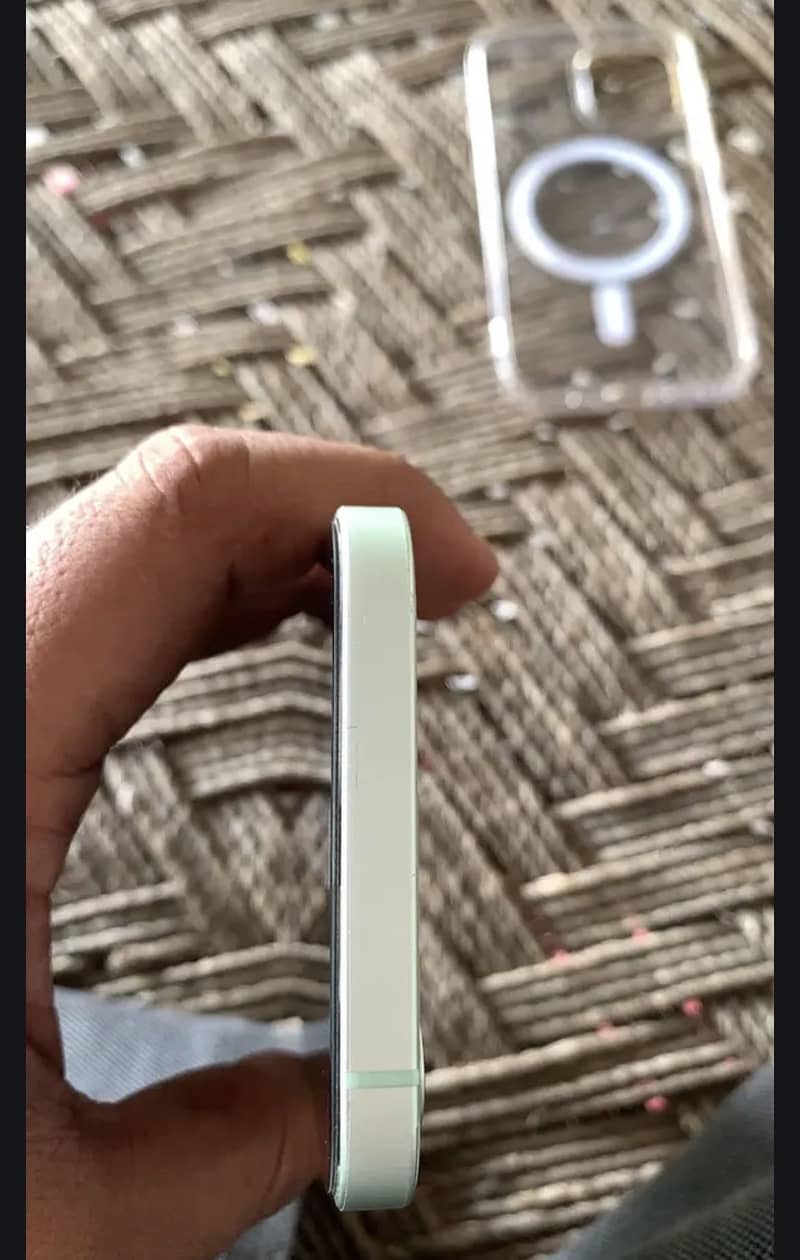 Apple iPhone 12 3