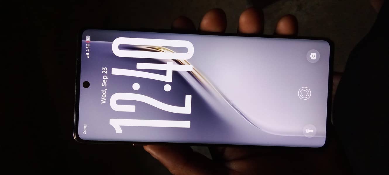 Tecno CAMON 40 Pro 0