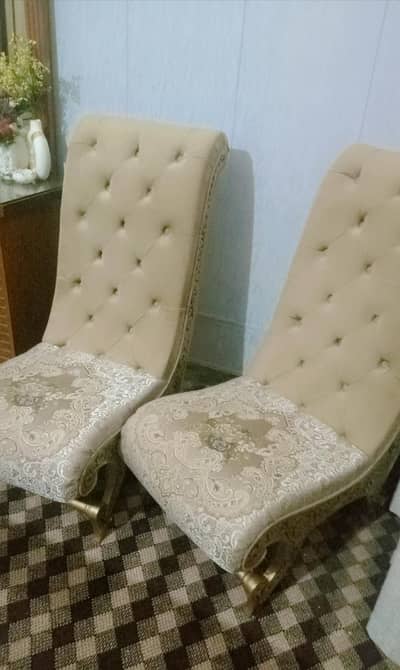 2 bedroom chairs