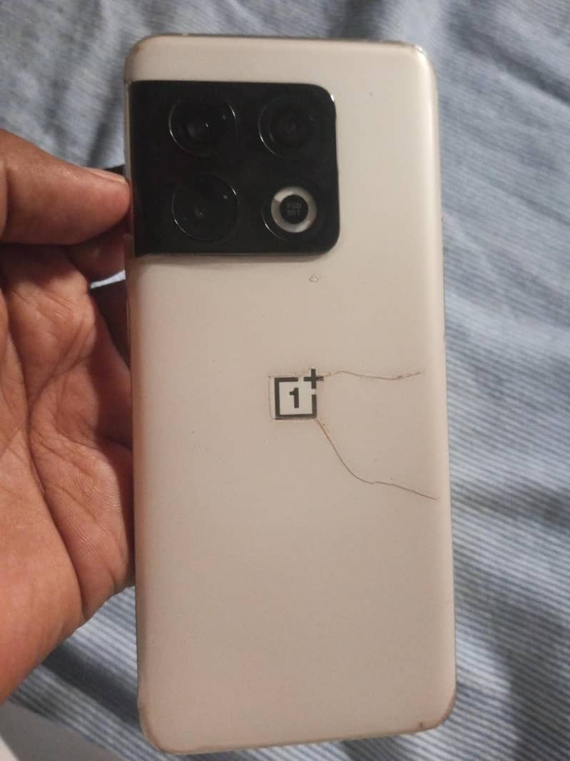 One Plus 10 Pro 1