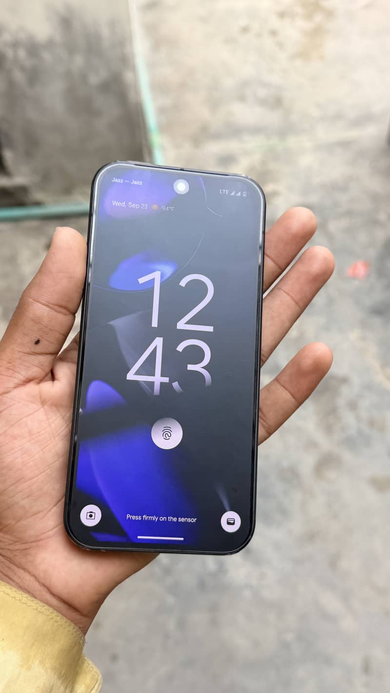 Google Pixel 9 4