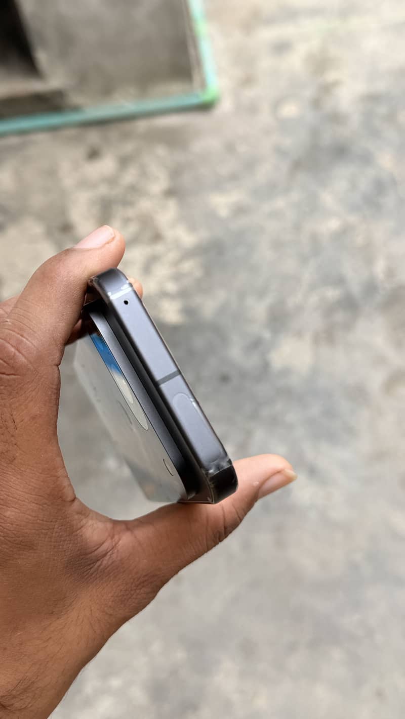 Google Pixel 9 5