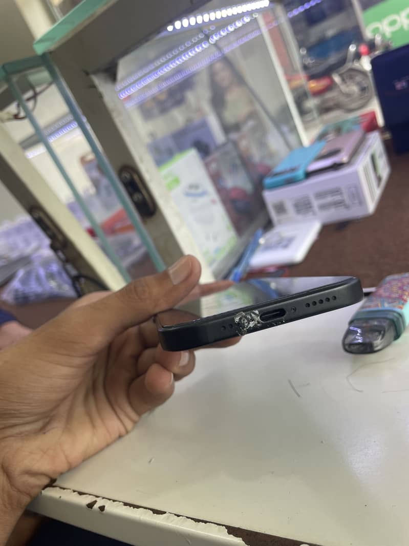 Apple iPhone 15 5
