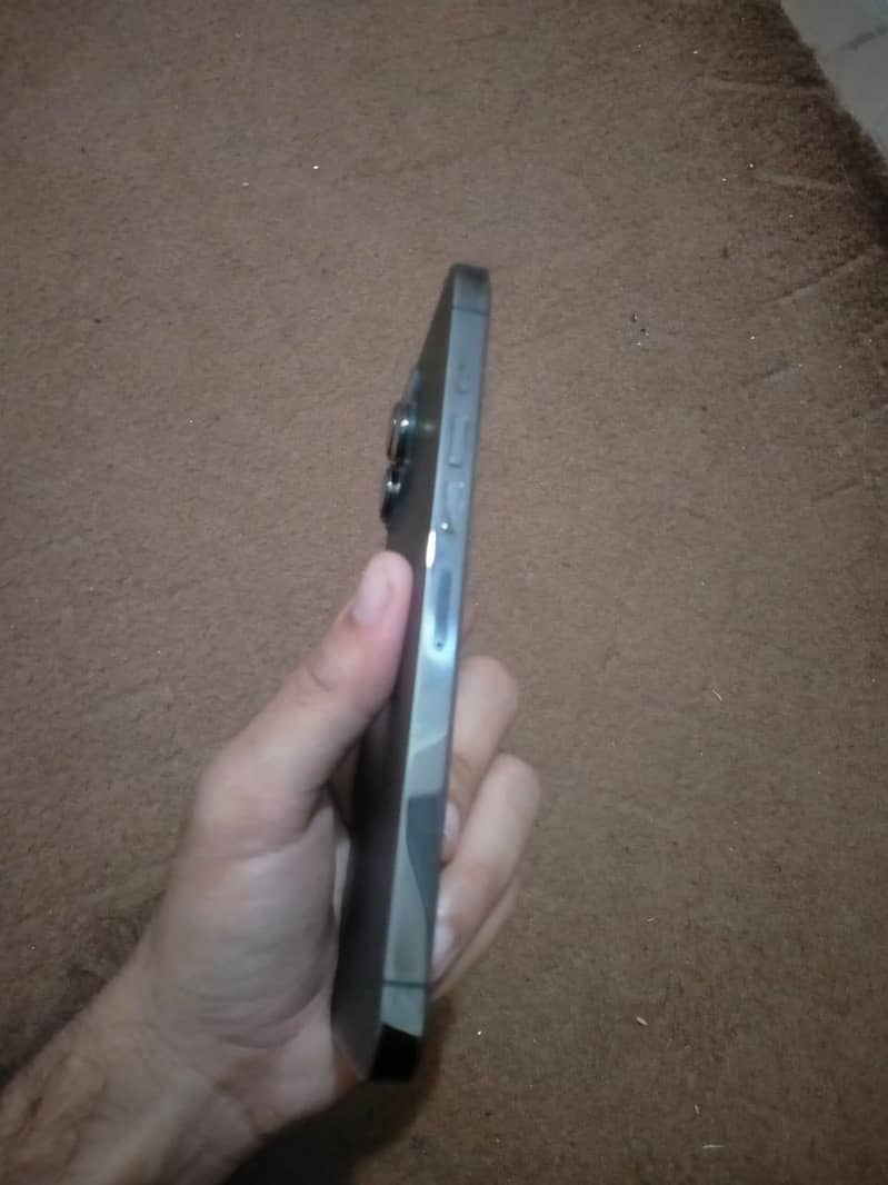 Apple iPhone 13 Pro Max 2