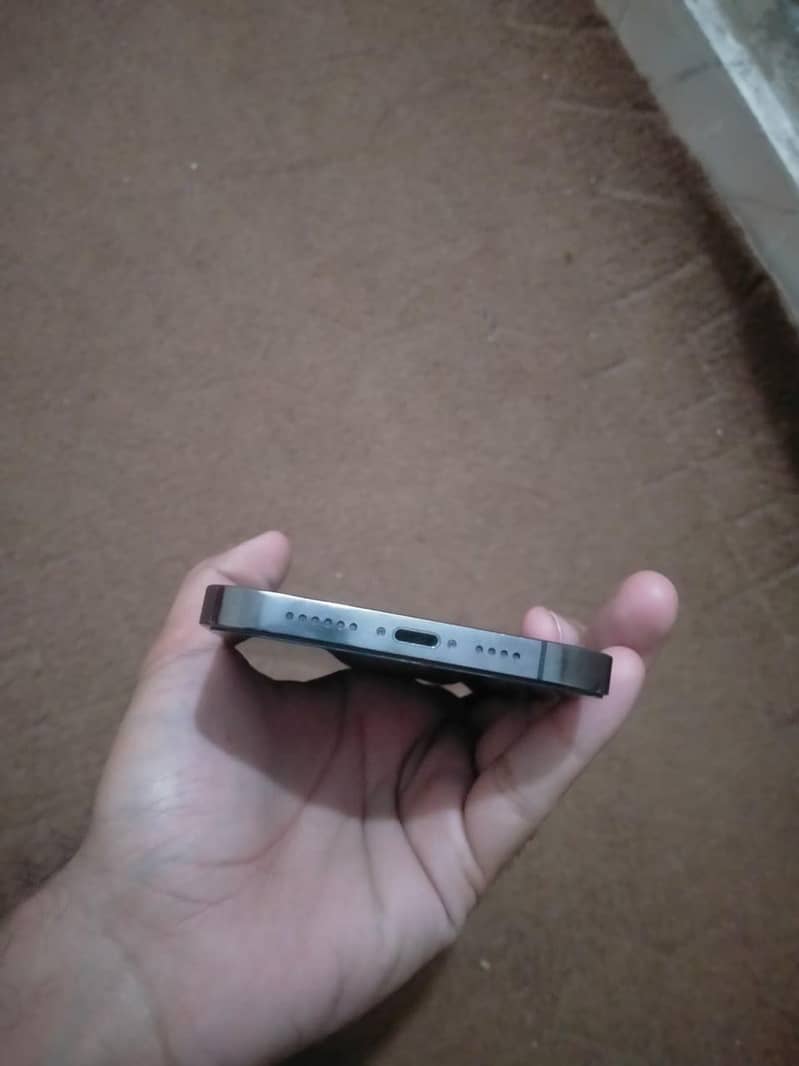 Apple iPhone 13 Pro Max 4