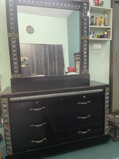 Dressing table