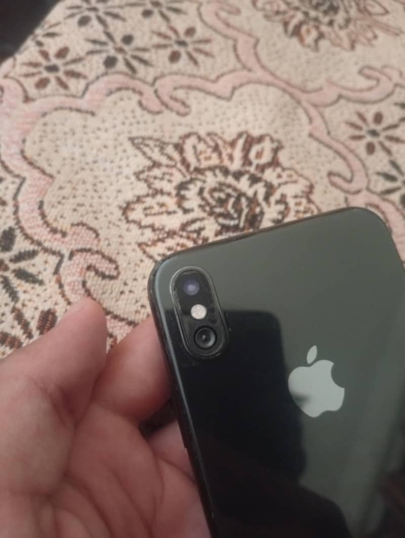 Apple iPhone XS 1